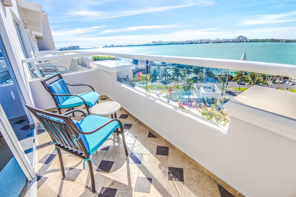 Sunscape Cancun All-Inclusive Resort & Spa by Hyatt — Hotel rooms in Cancun, Quintana Roo