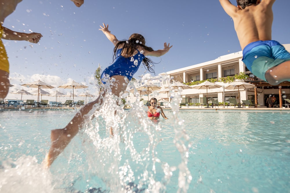 Sunscape Cancun All-Inclusive Resort & Spa by Hyatt — Swimming pool in Cancun, Quintana Roo