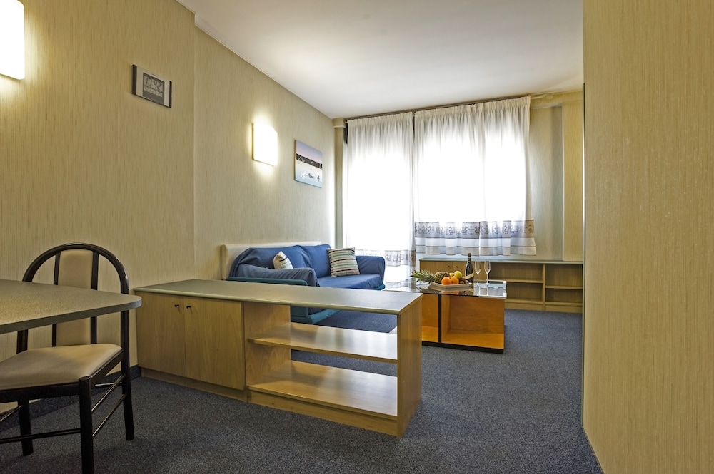 Best Western Hotel Residence Italia — Hotel rooms in Quartu Sant'Elena, Sardinia