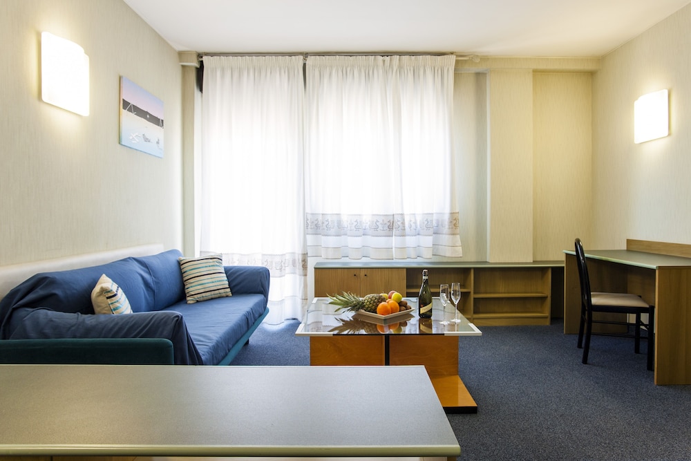 Best Western Hotel Residence Italia — Hotel rooms in Quartu Sant'Elena, Sardinia