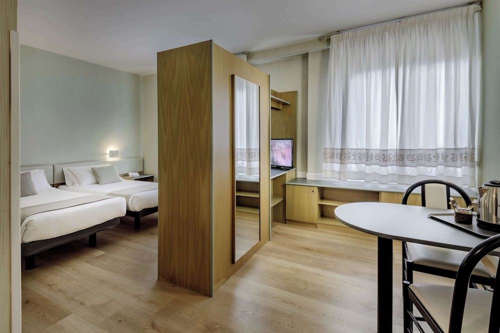 Best Western Hotel Residence Italia — Hotel rooms in Quartu Sant'Elena, Sardinia