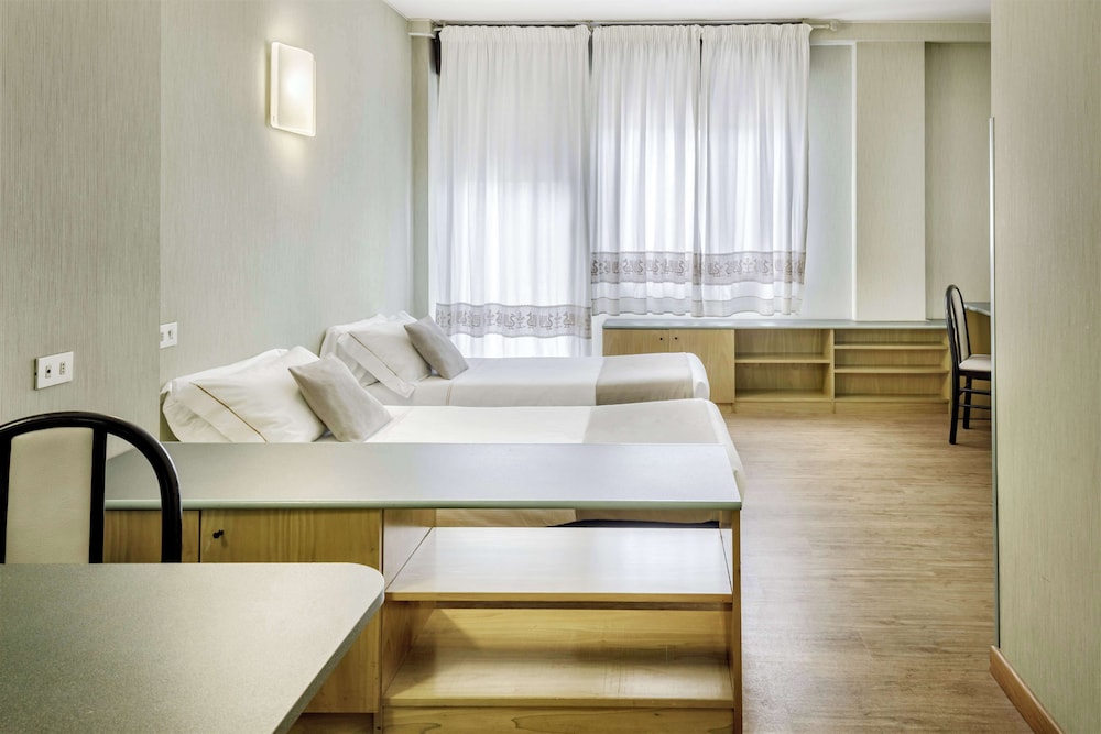 Best Western Hotel Residence Italia — Hotel rooms in Quartu Sant'Elena, Sardinia