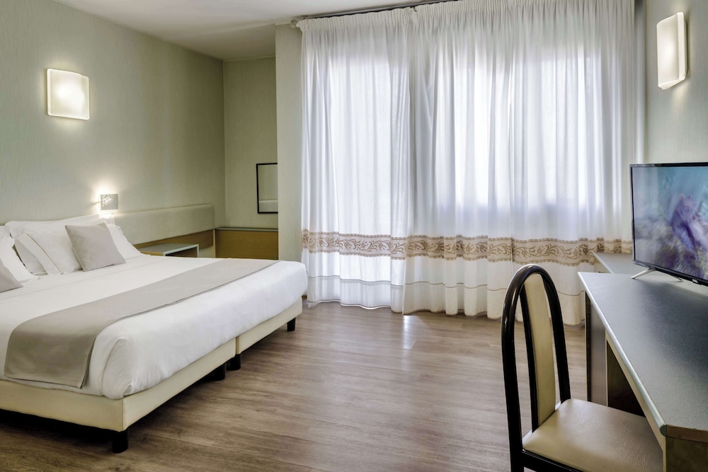 Best Western Hotel Residence Italia — Hotel rooms in Quartu Sant'Elena, Sardinia