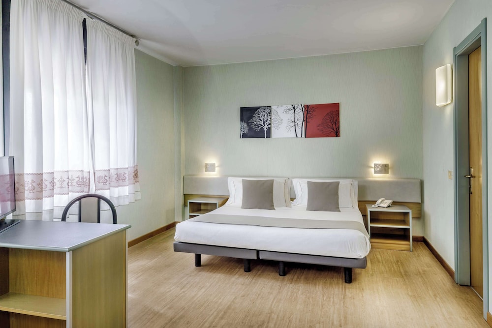 Best Western Hotel Residence Italia — Hotel rooms in Quartu Sant'Elena, Sardinia