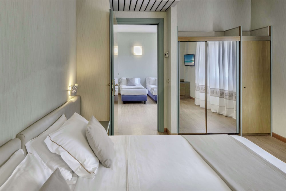 Best Western Hotel Residence Italia — Hotel rooms in Quartu Sant'Elena, Sardinia