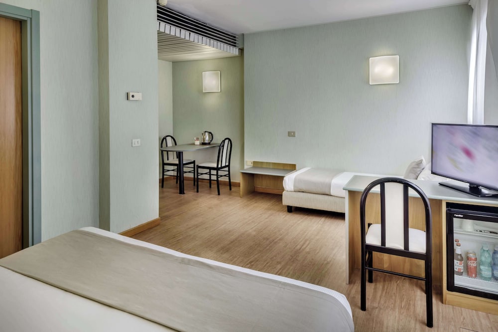Best Western Hotel Residence Italia — Hotel rooms in Quartu Sant'Elena, Sardinia