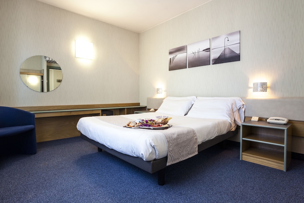 Best Western Hotel Residence Italia — Hotel rooms in Quartu Sant'Elena, Sardinia