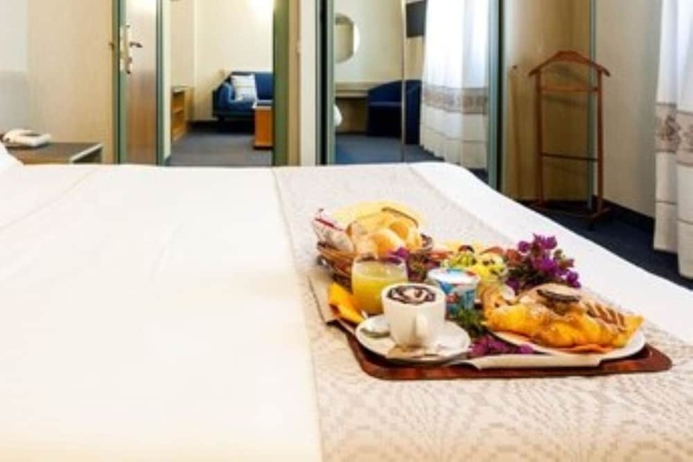 Best Western Hotel Residence Italia — Hotel rooms in Quartu Sant'Elena, Sardinia