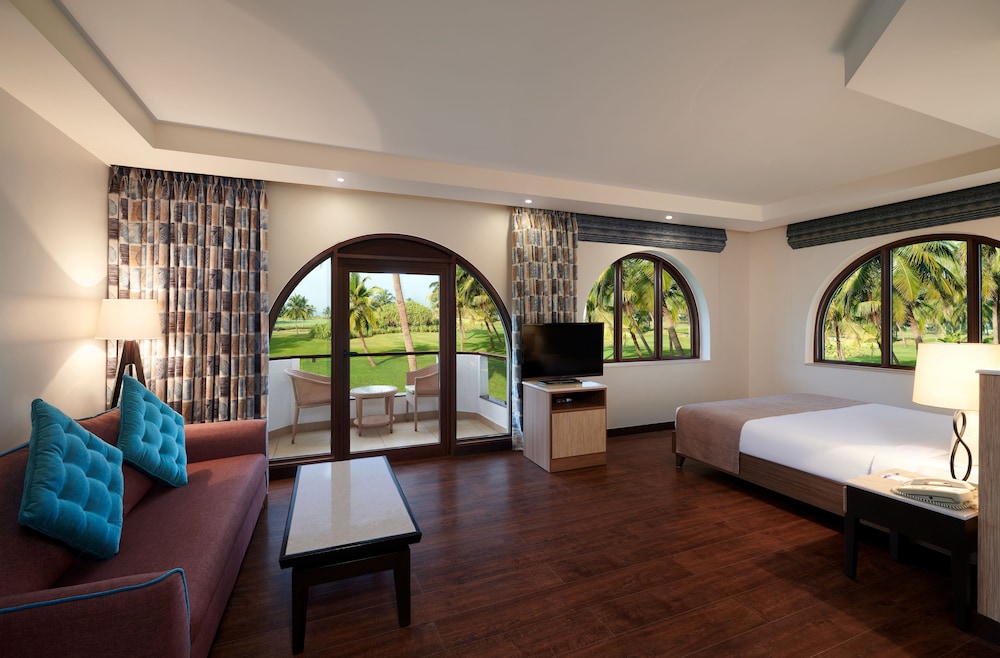 Holiday Inn Resort Goa by IHG — Hotel rooms in Cavelossim, Goa
