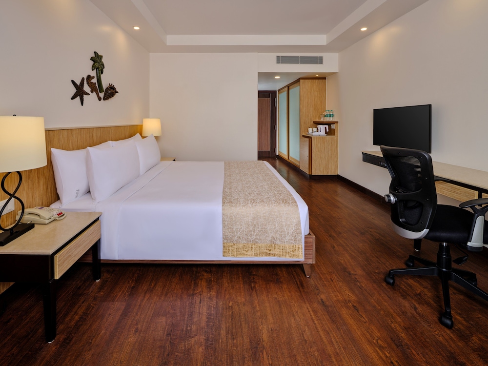 Holiday Inn Resort Goa by IHG — Hotel rooms in Cavelossim, Goa