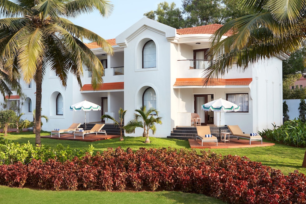 Holiday Inn Resort Goa by IHG — Hotel building in Cavelossim, Goa