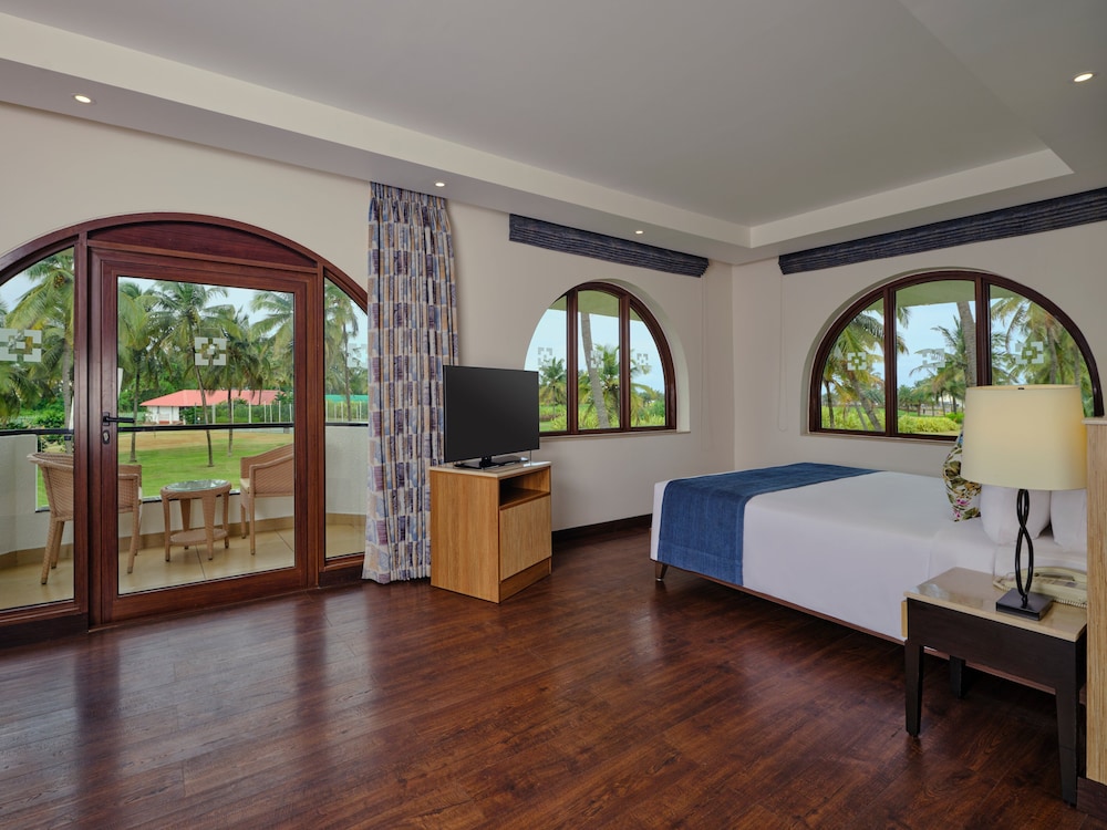 Holiday Inn Resort Goa by IHG — Hotel rooms in Cavelossim, Goa