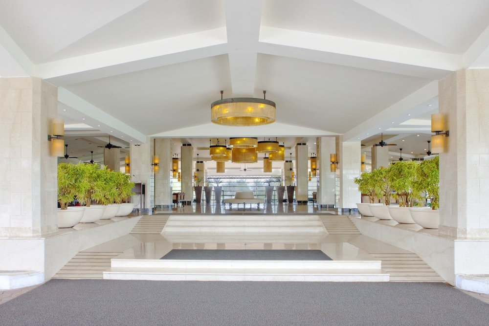 Holiday Inn Resort Goa by IHG — Hotel building in Cavelossim, Goa