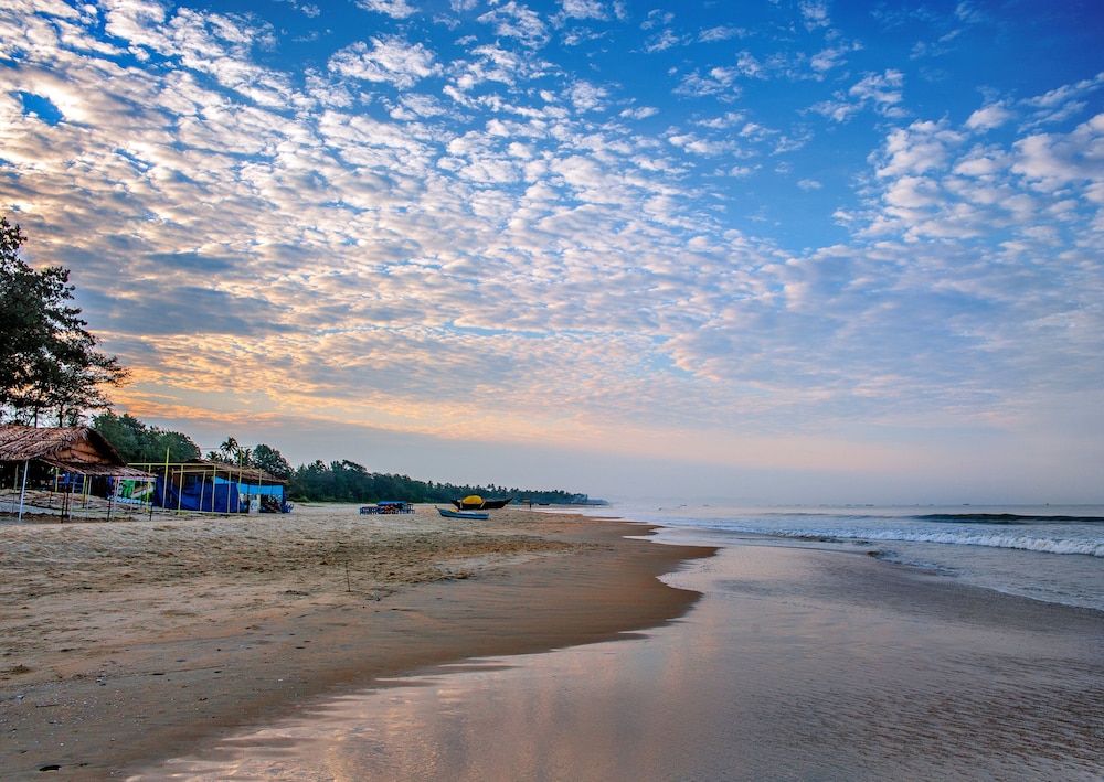 Holiday Inn Resort Goa by IHG — Beach in Cavelossim, Goa