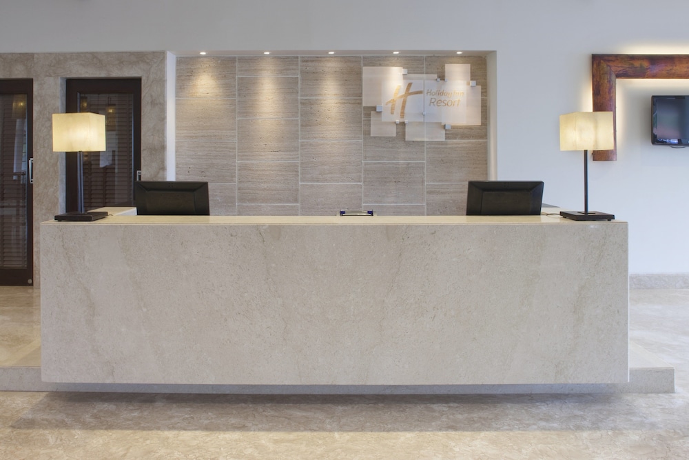 Holiday Inn Resort Goa by IHG — Hotel building in Cavelossim, Goa