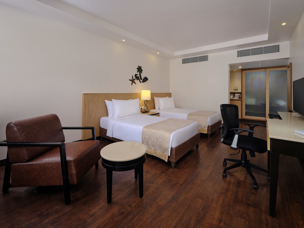 Holiday Inn Resort Goa by IHG — Hotel rooms in Cavelossim, Goa