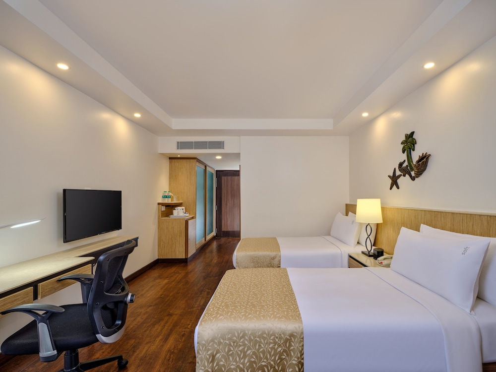 Holiday Inn Resort Goa by IHG — Hotel rooms in Cavelossim, Goa