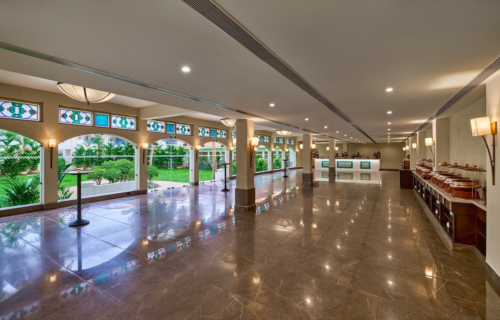 Holiday Inn Resort Goa by IHG — Hotel building in Cavelossim, Goa