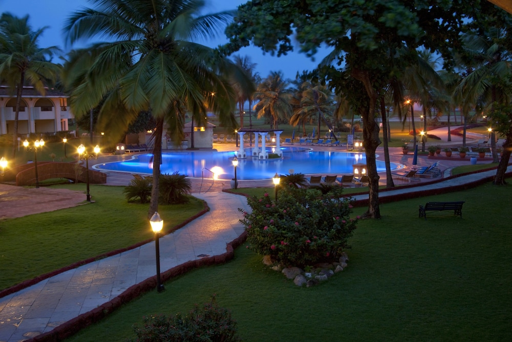 Holiday Inn Resort Goa by IHG — Swimming pool in Cavelossim, Goa