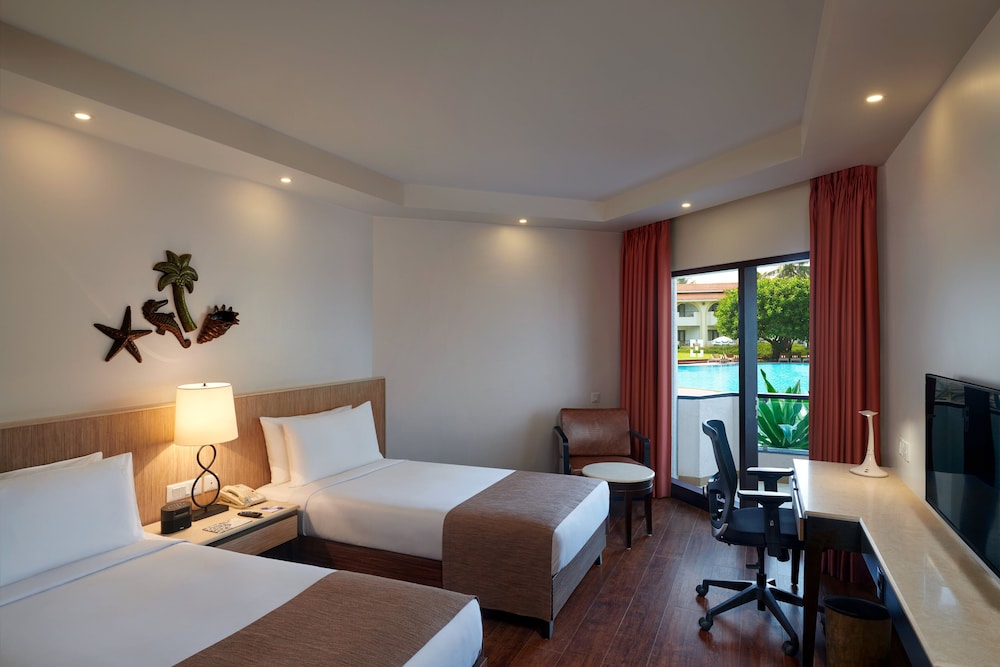 Holiday Inn Resort Goa by IHG — Hotel rooms in Cavelossim, Goa