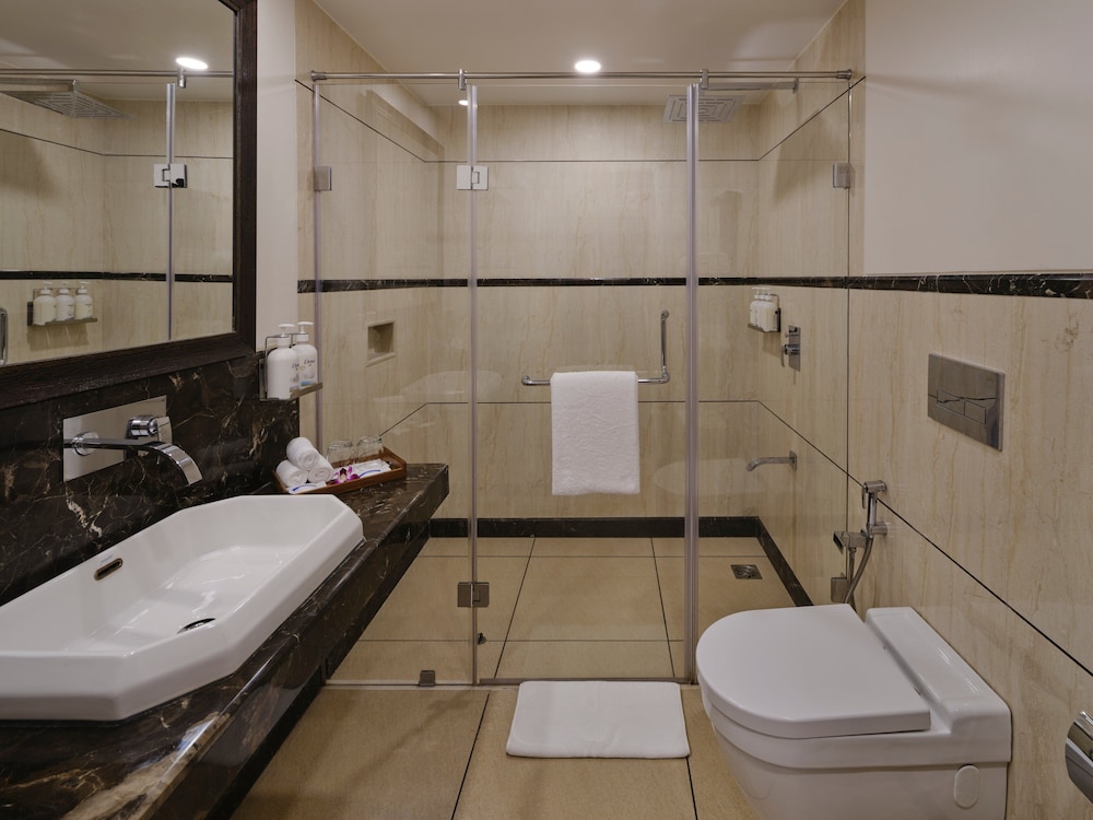 Holiday Inn Resort Goa by IHG — Hotel rooms in Cavelossim, Goa