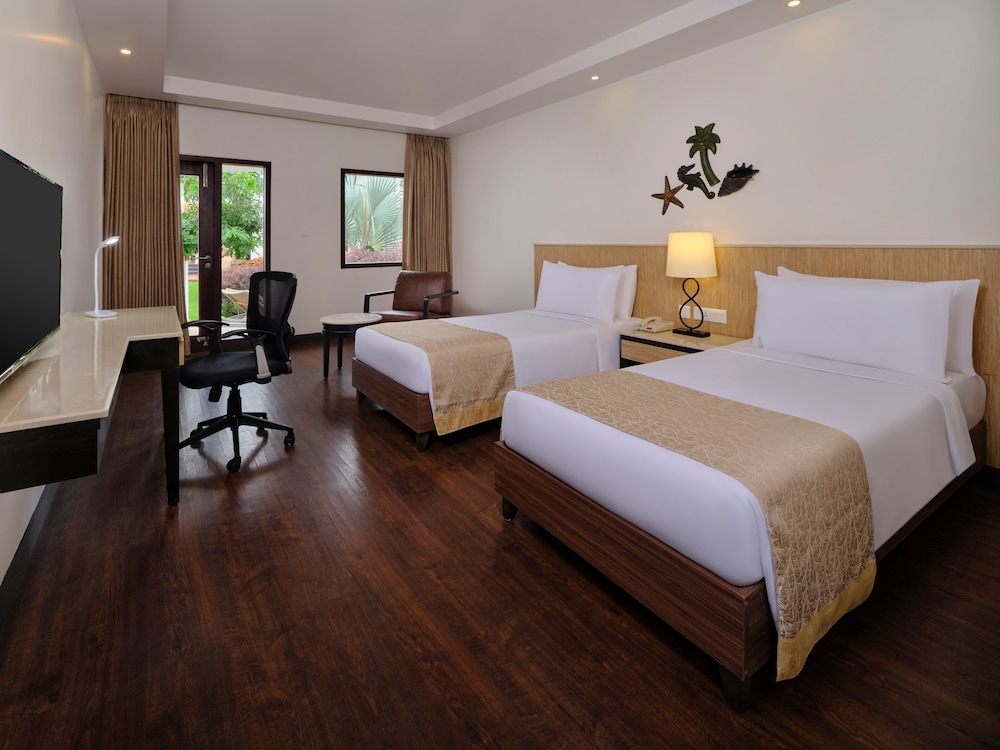 Holiday Inn Resort Goa by IHG — Hotel rooms in Cavelossim, Goa