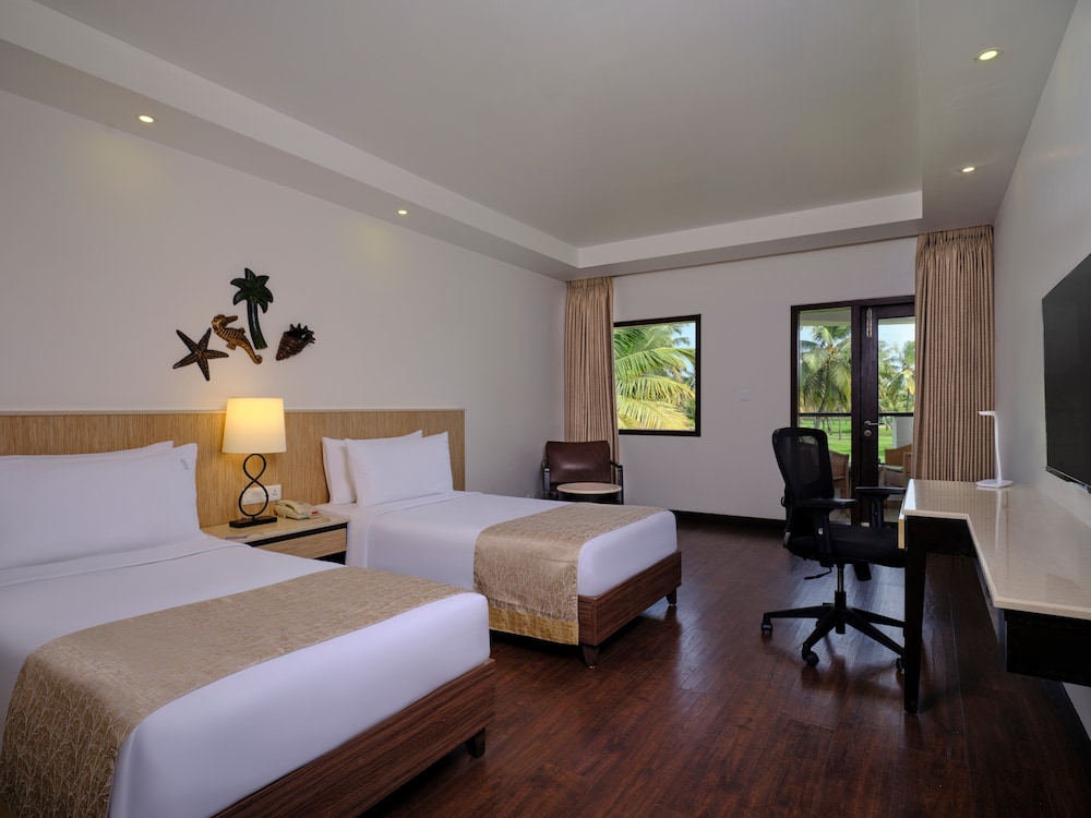 Holiday Inn Resort Goa by IHG — Hotel rooms in Cavelossim, Goa