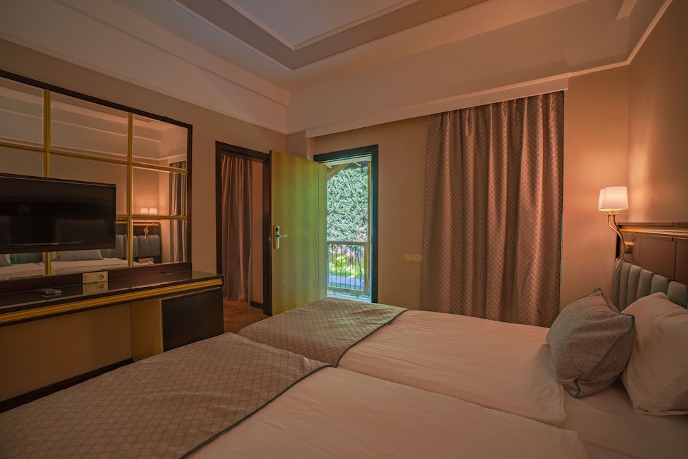 Royal Atlantis Spa & Resort — Hotel rooms in Side