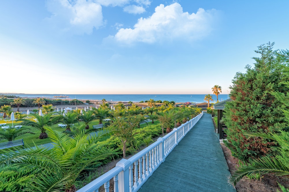 Royal Atlantis Spa & Resort — Beach in Side
