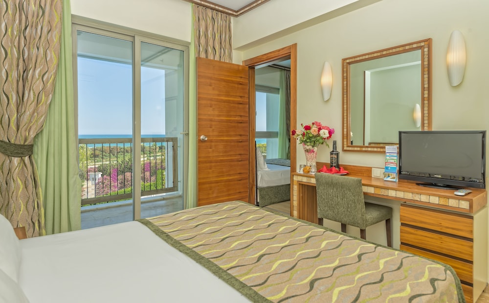 Royal Atlantis Spa & Resort — Hotel rooms in Side