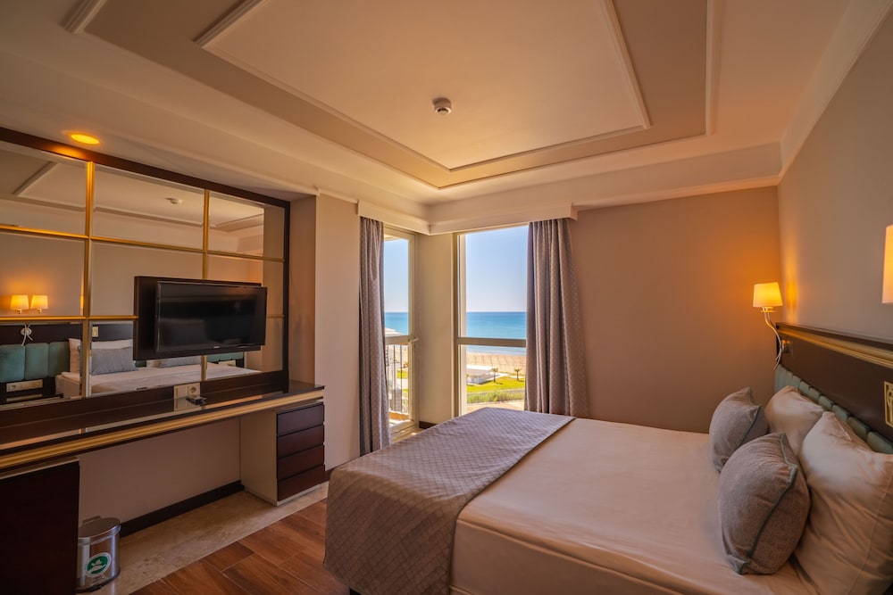 Royal Atlantis Spa & Resort — Hotel rooms in Side