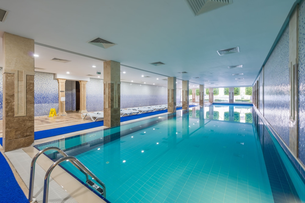 Royal Atlantis Spa & Resort — Swimming pool in Side