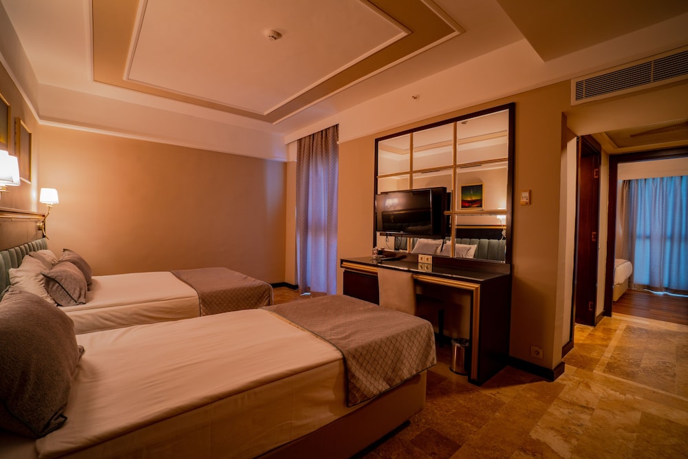 Royal Atlantis Spa & Resort — Hotel rooms in Side