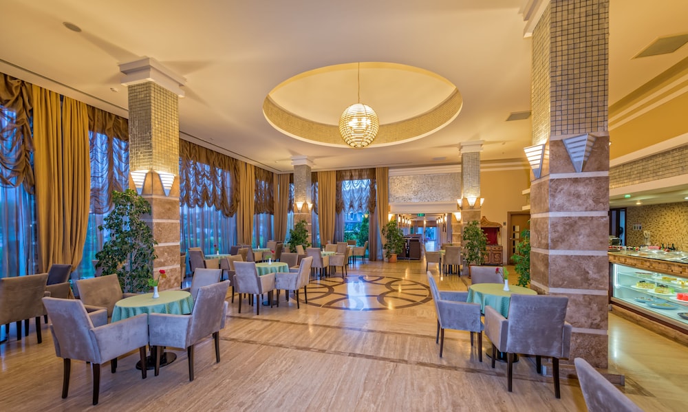 Royal Atlantis Spa & Resort — Restaurant & bars in Side
