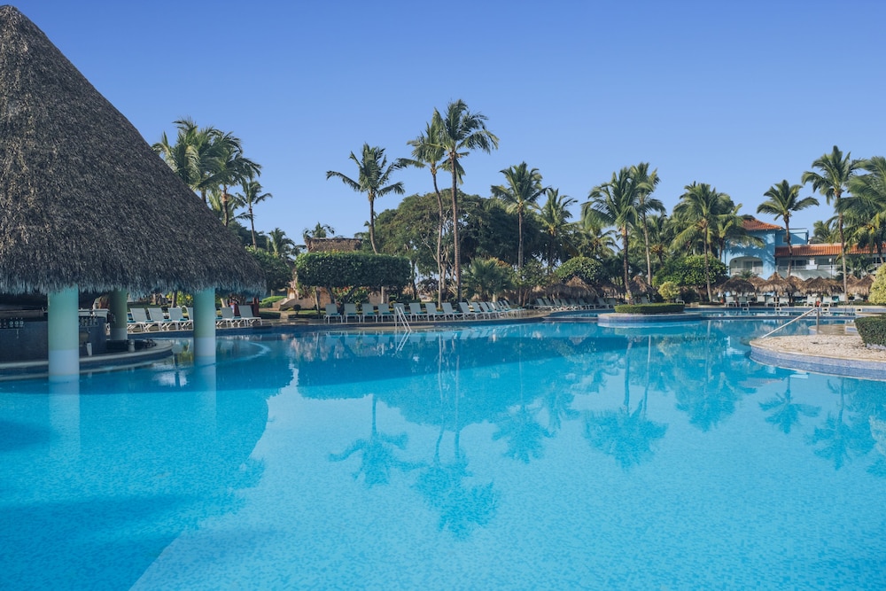 Iberostar Selection Hacienda Dominicus - All Inclusive — Swimming pool in Bayahibe, La Altagracia