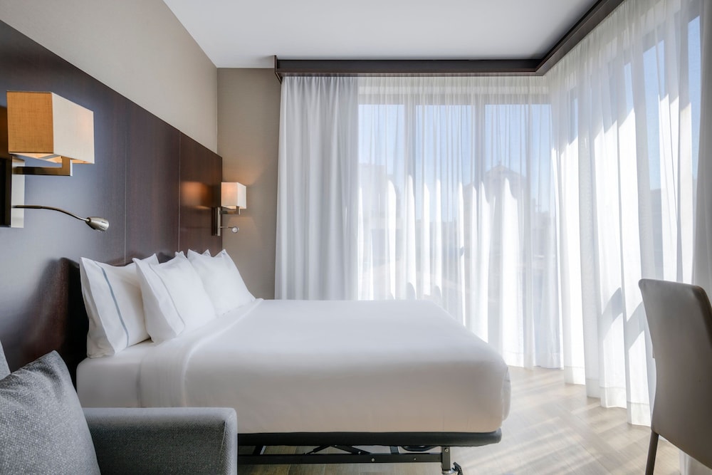 AC Hotel by Marriott Ciutat de Palma — Hotel rooms in Palma de Mallorca, Balearic Islands