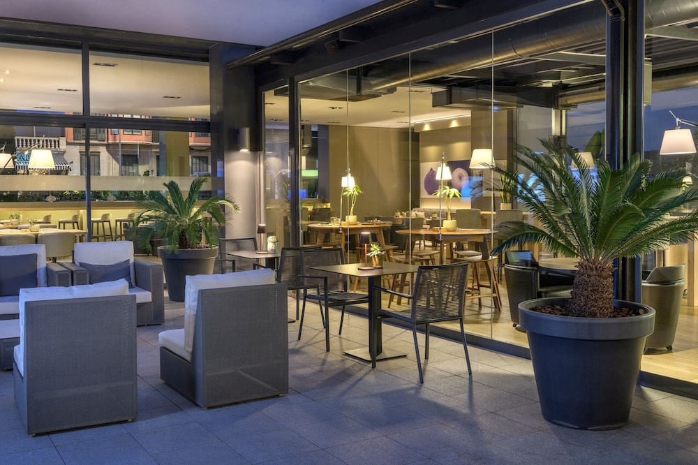 AC Hotel by Marriott Ciutat de Palma — Restaurant & bars in Palma de Mallorca, Balearic Islands