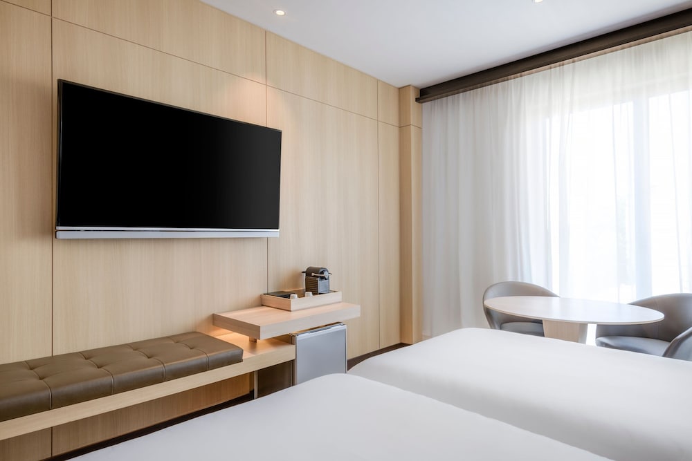 AC Hotel by Marriott Ciutat de Palma — Hotel rooms in Palma de Mallorca, Balearic Islands