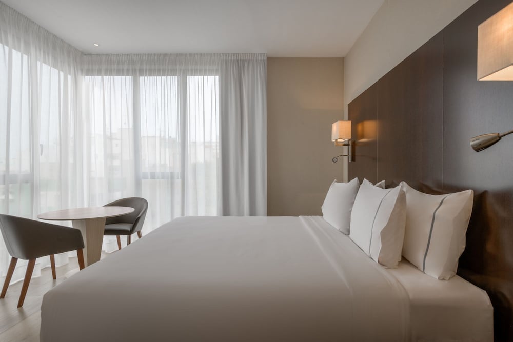 AC Hotel by Marriott Ciutat de Palma — Hotel rooms in Palma de Mallorca, Balearic Islands
