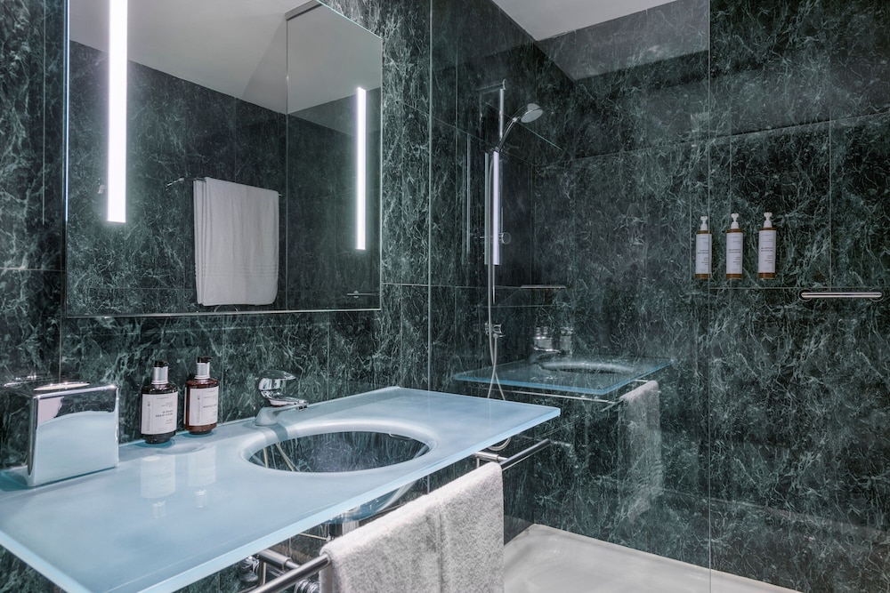 AC Hotel by Marriott Ciutat de Palma — Hotel rooms in Palma de Mallorca, Balearic Islands