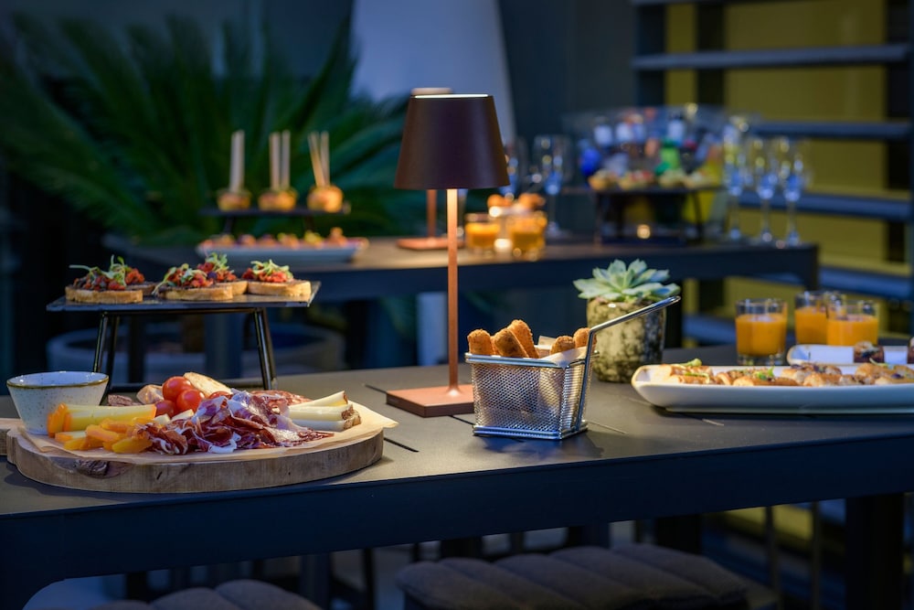 AC Hotel by Marriott Ciutat de Palma — Restaurant & bars in Palma de Mallorca, Balearic Islands