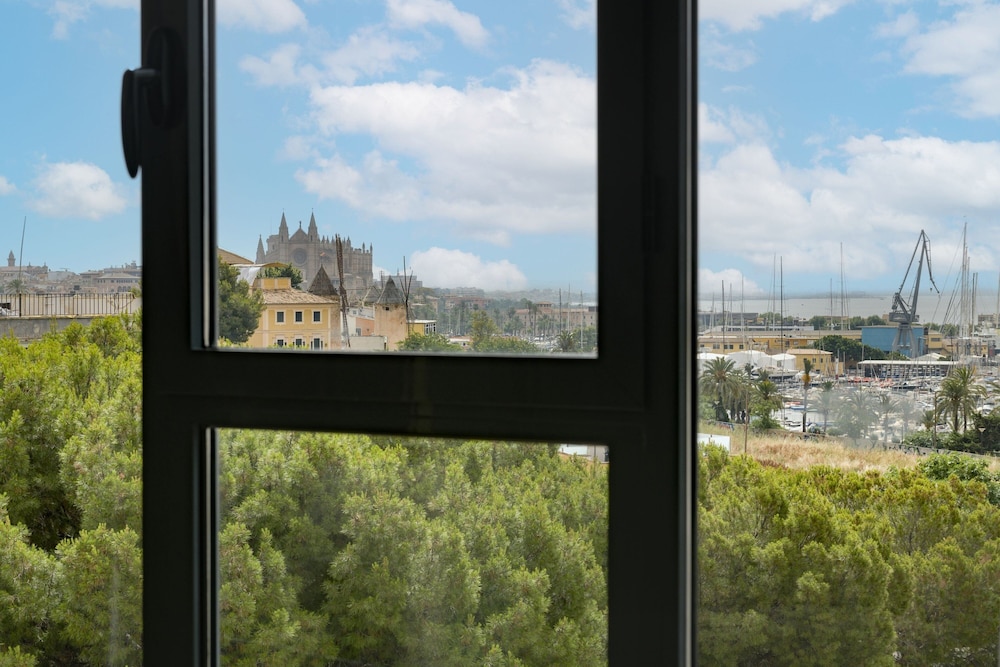 AC Hotel by Marriott Ciutat de Palma — Hotel rooms in Palma de Mallorca, Balearic Islands