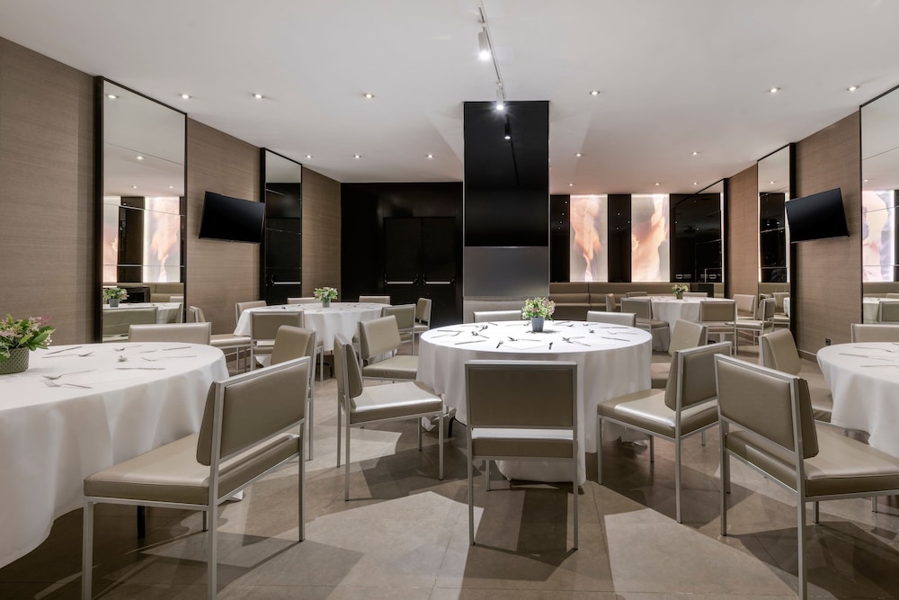 AC Hotel by Marriott Ciutat de Palma — Restaurant & bars in Palma de Mallorca, Balearic Islands