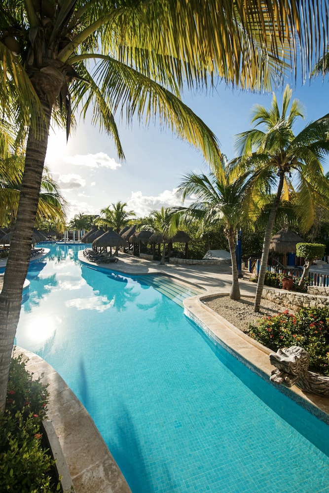 Iberostar Waves Paraíso del Mar - All Inclusive — Swimming pool in Playa del Carmen, Quintana Roo