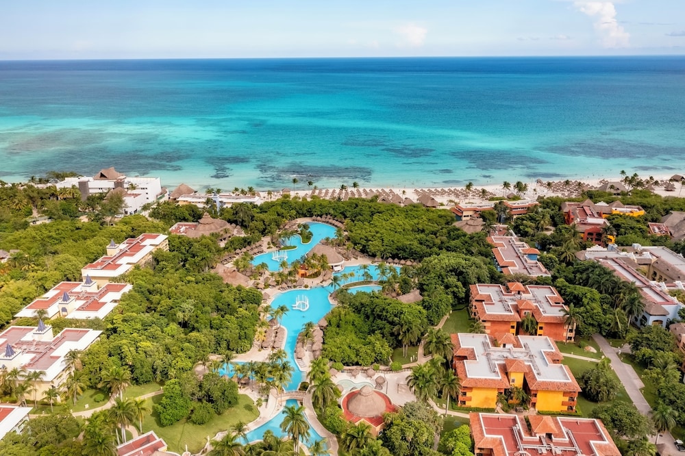 Iberostar Waves Paraíso del Mar - All Inclusive — Beach in Playa del Carmen, Quintana Roo
