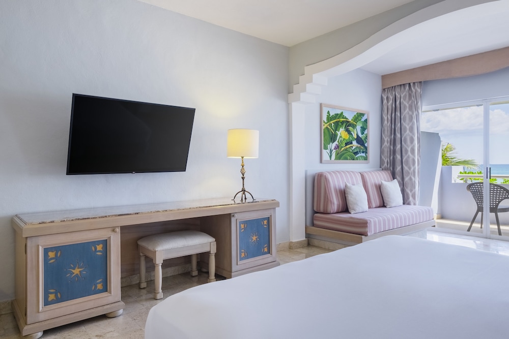 Iberostar Waves Paraíso del Mar - All Inclusive — Hotel rooms in Playa del Carmen, Quintana Roo