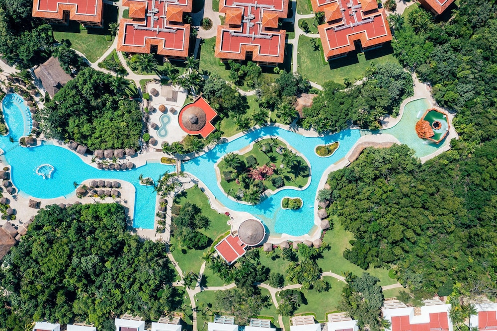 Iberostar Waves Paraíso del Mar - All Inclusive — Swimming pool in Playa del Carmen, Quintana Roo