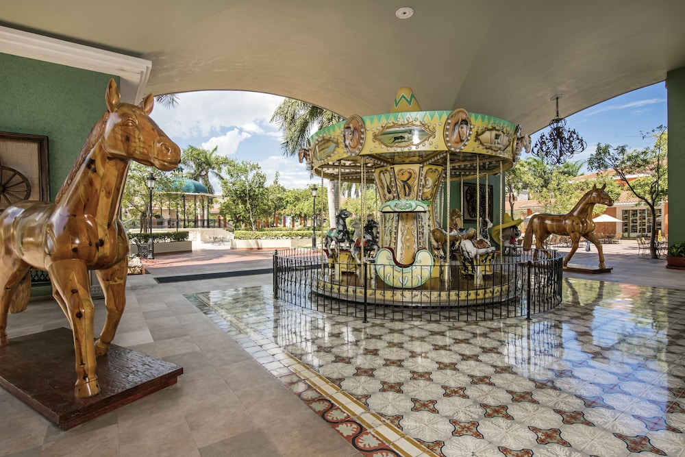 Iberostar Waves Paraíso del Mar - All Inclusive — Attractions for children in Playa del Carmen, Quintana Roo