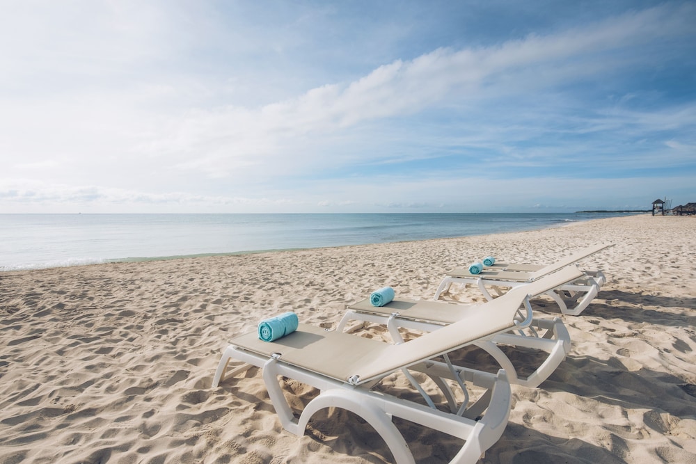 Iberostar Waves Paraíso del Mar - All Inclusive — Beach in Playa del Carmen, Quintana Roo