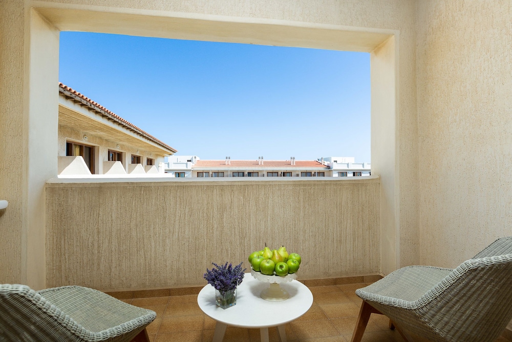 Theartemis Palace — View in Rethymnon